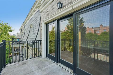 20 Marquis Court Edgewater NJ 07020