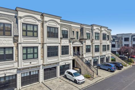 20 Marquis Court Edgewater NJ 07020