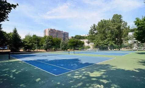 20 Marquis Court Edgewater NJ 07020