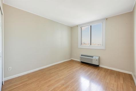 100 Manhattan Avenue Union City NJ 07087