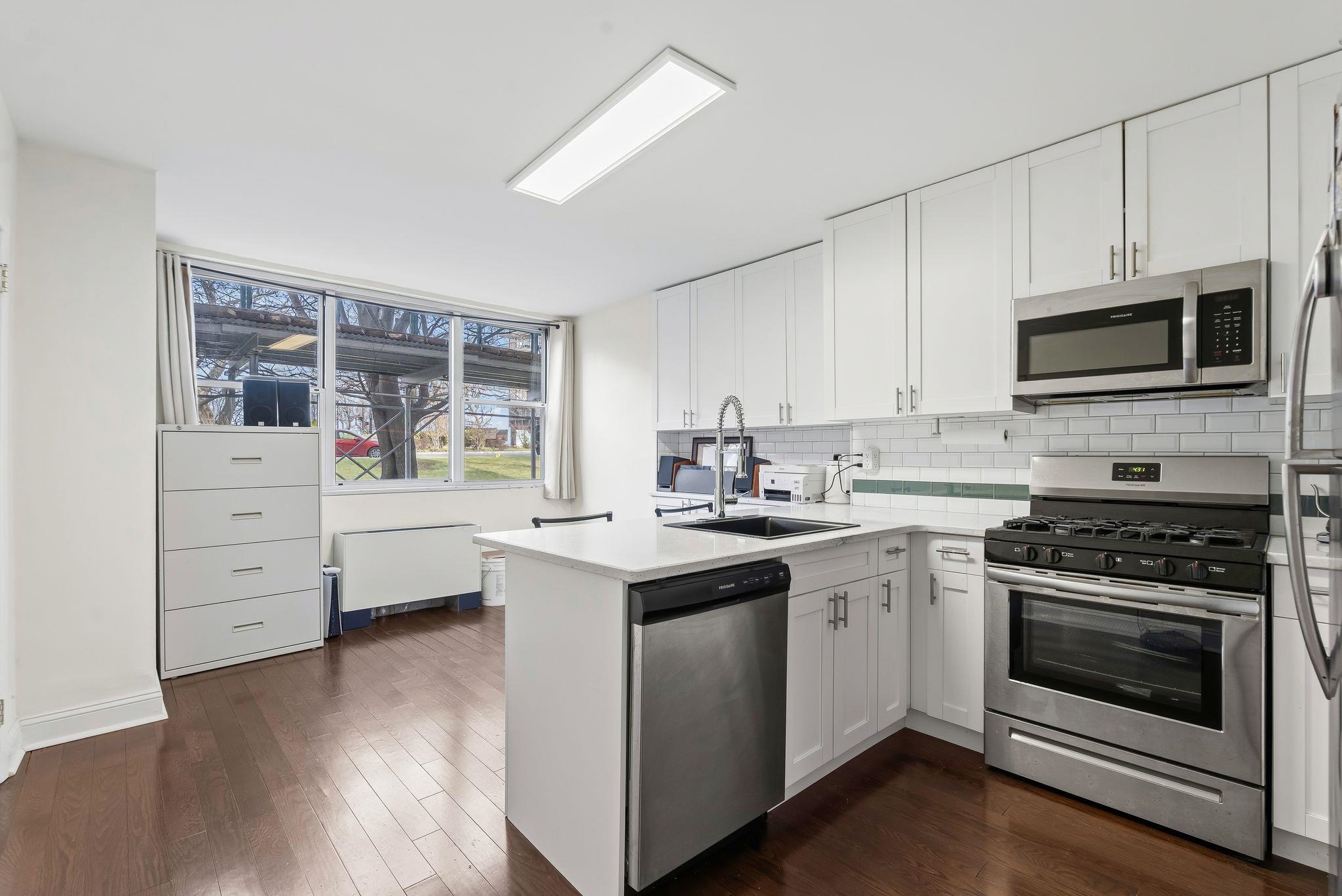 6040 Boulevard East West New York NJ 07093
