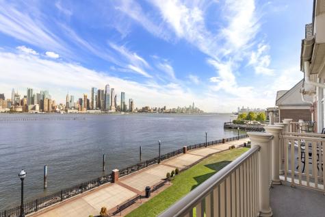 17 Regency Place Weehawken NJ 07086