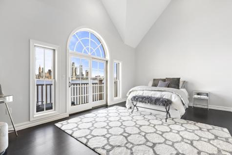 17 Regency Place Weehawken NJ 07086