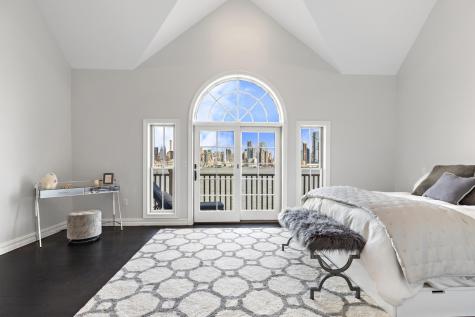 17 Regency Place Weehawken NJ 07086