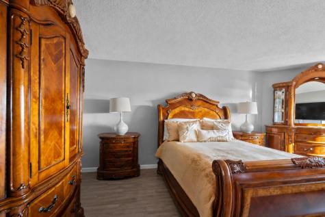 702 Harmon Cove Tower Secaucus NJ 07094