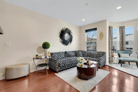 5 Creekside Court Secaucus NJ 07094