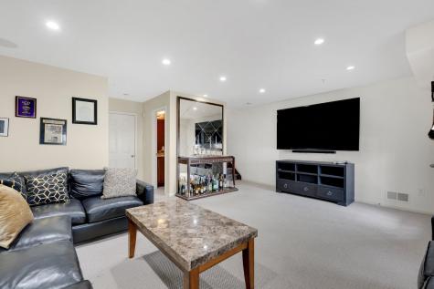 5 Creekside Court Secaucus NJ 07094