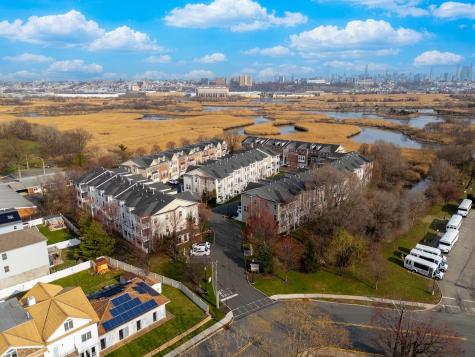 5 Creekside Court Secaucus NJ 07094