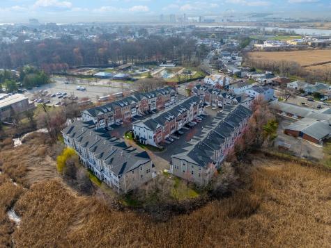5 Creekside Court Secaucus NJ 07094