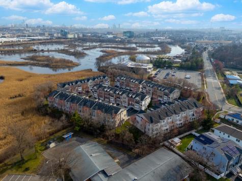5 Creekside Court Secaucus NJ 07094