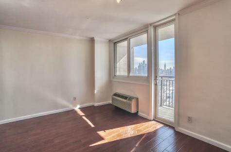 100 Manhattan Avenue Union City NJ 07087