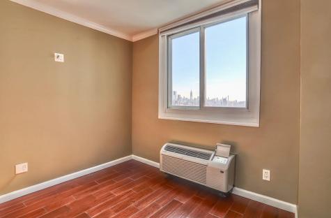 100 Manhattan Avenue Union City NJ 07087