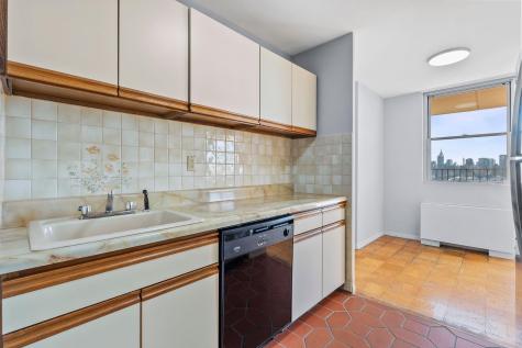6040 Boulevard East West New York NJ 07093