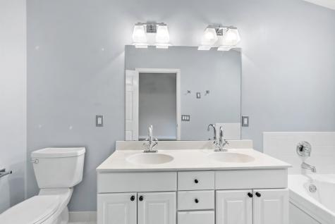338 Oswego Court West New York NJ 07093