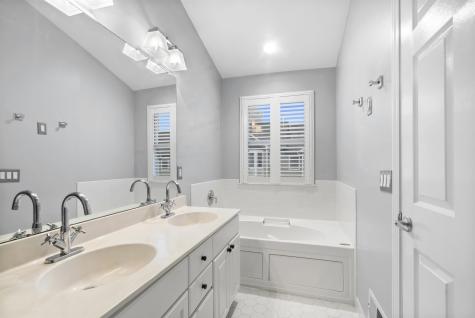 338 Oswego Court West New York NJ 07093