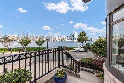 10 Henley Place Weehawken NJ 07086