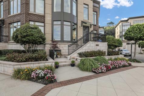 10 Henley Place Weehawken NJ 07086