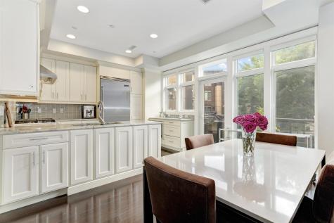 10 Henley Place Weehawken NJ 07086