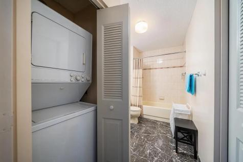 1908 Harmon Cove Tower Secaucus NJ 07094