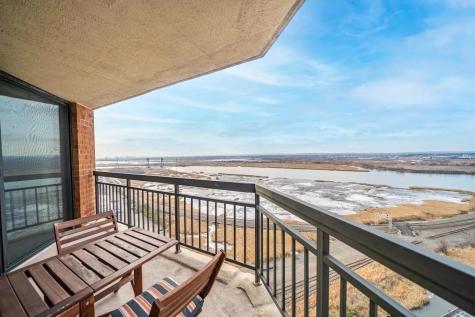 1908 Harmon Cove Tower Secaucus NJ 07094