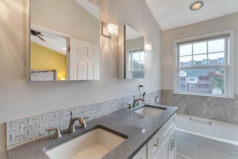386 Kingston Court West New York NJ 07093