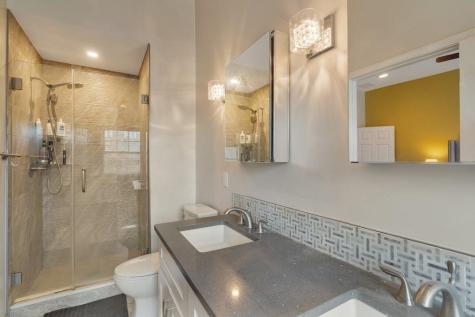 386 Kingston Court West New York NJ 07093
