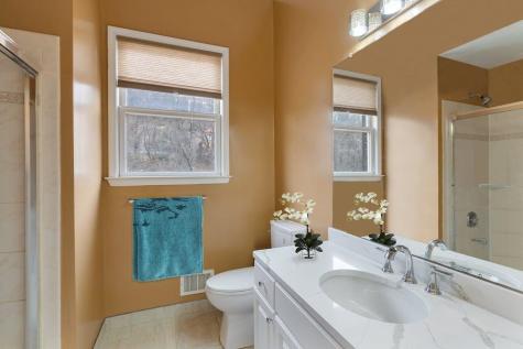 386 Kingston Court West New York NJ 07093