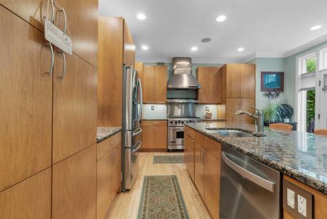 103 Hudson Cove Edgewater NJ 07020