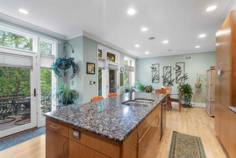 103 Hudson Cove Edgewater NJ 07020