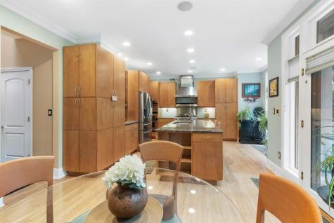 103 Hudson Cove Edgewater NJ 07020