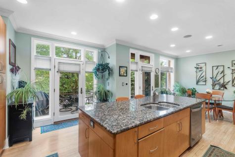 103 Hudson Cove Edgewater NJ 07020