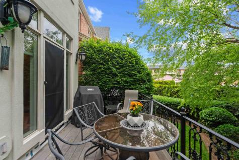 103 Hudson Cove Edgewater NJ 07020