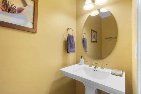 103 Hudson Cove Edgewater NJ 07020