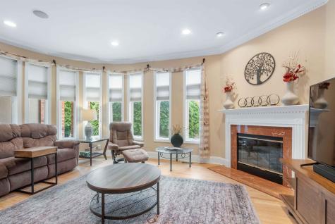 103 Hudson Cove Edgewater NJ 07020