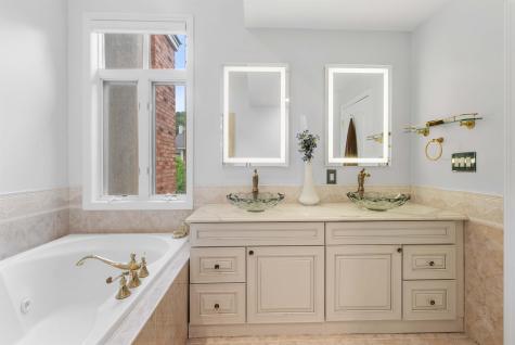 103 Hudson Cove Edgewater NJ 07020