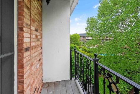 103 Hudson Cove Edgewater NJ 07020