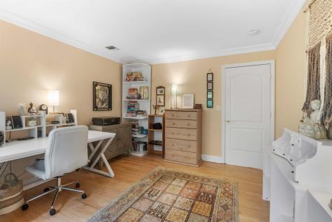 103 Hudson Cove Edgewater NJ 07020