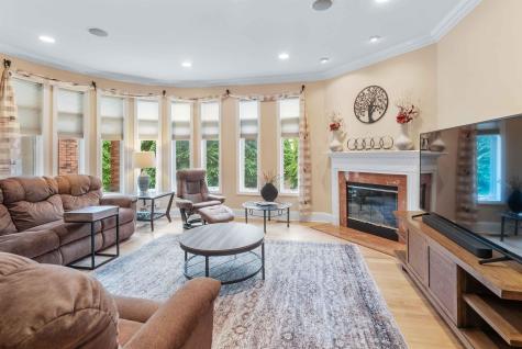 103 Hudson Cove Edgewater NJ 07020