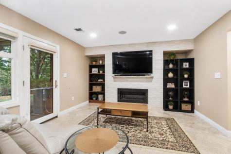 103 Hudson Cove Edgewater NJ 07020