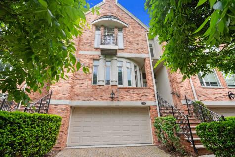 103 Hudson Cove Edgewater NJ 07020