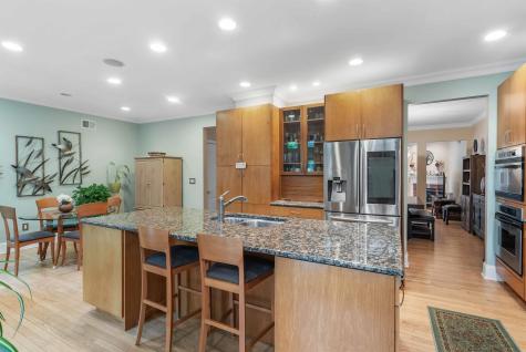103 Hudson Cove Edgewater NJ 07020