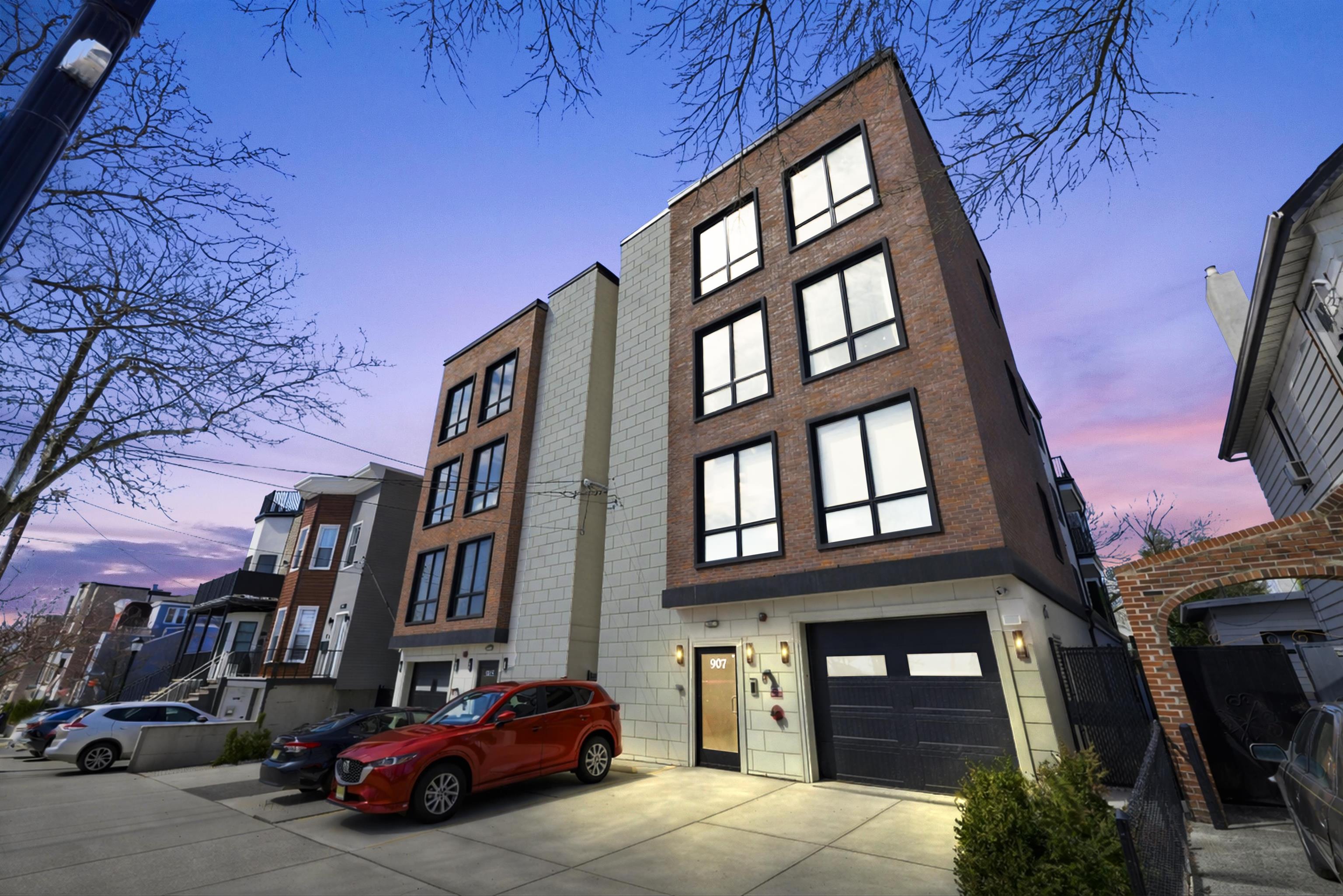 907 Palisade Avenue Union City NJ 07087