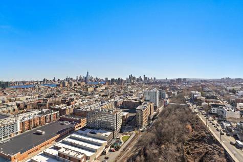 100 Manhattan Avenue Union City NJ 07087