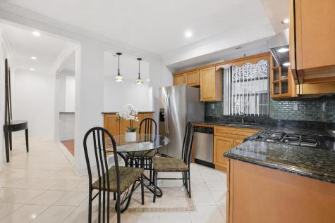 217 44th Street Union City NJ 07087