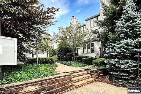 833 Topsail Lane Secaucus NJ 07094