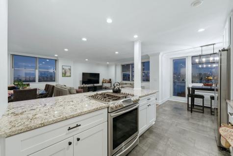 6040 Boulevard East West New York NJ 07093