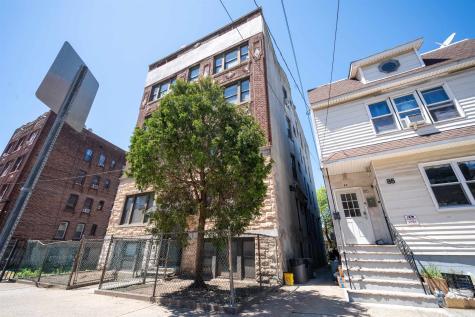 81 Romaine Avenue Jersey City NJ 07306