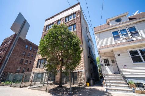 81 Romaine Avenue Jersey City NJ 07306