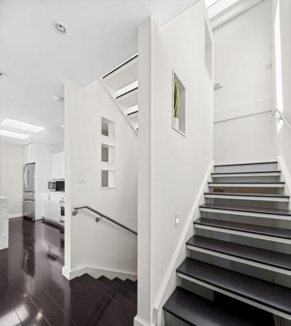 93 Bright Street Jersey City NJ 07302-0000