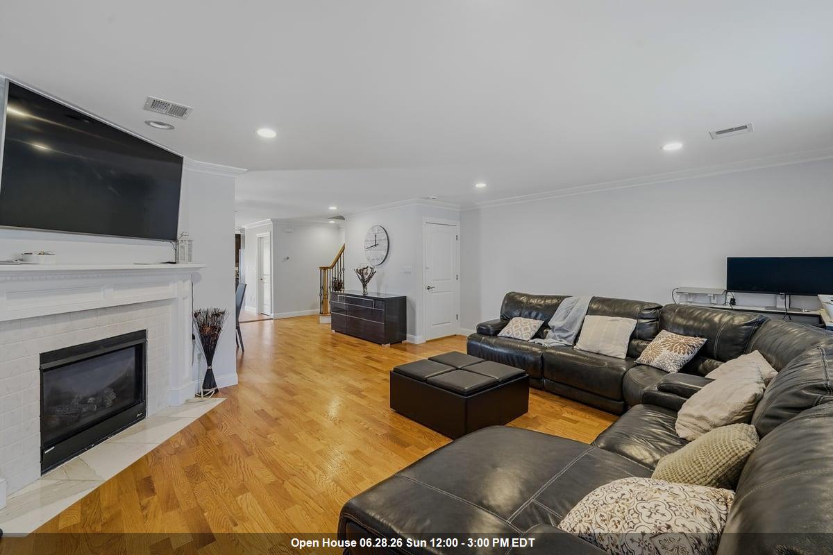 310 6th Street Fairview NJ 07022